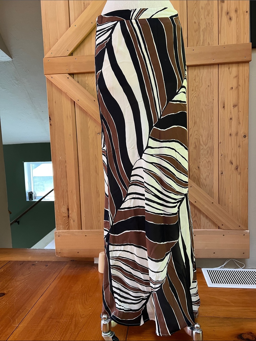 EUC Vintage Trina Turk silk maxi skirt size 2